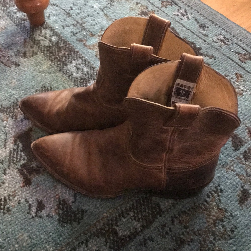 Frye Billy Short Brown Boots